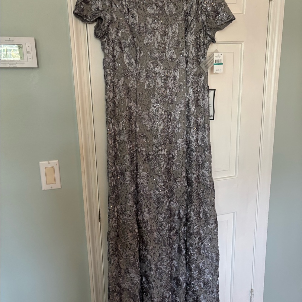 Elegant Gray Floral Women's Dress